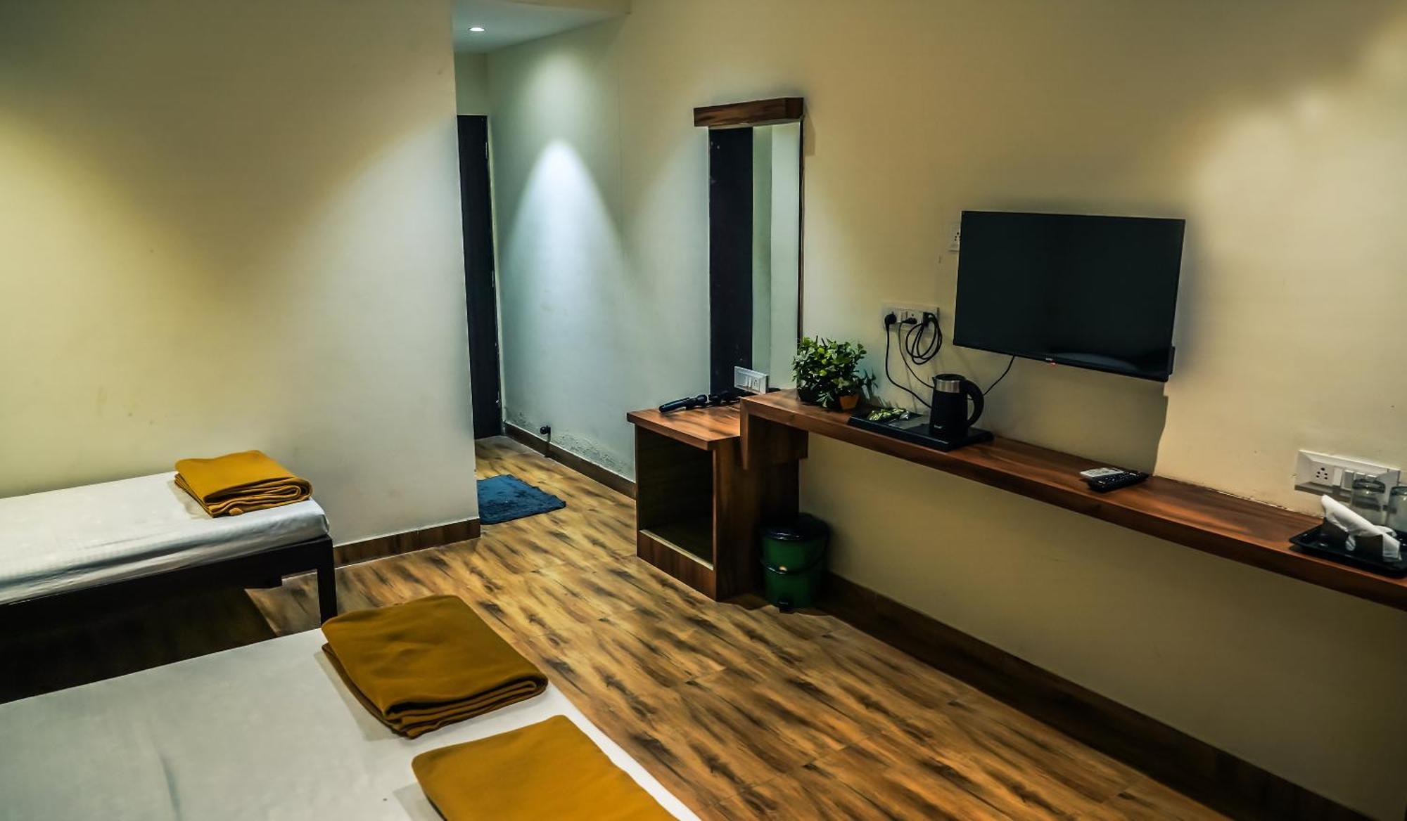Whispering Peepul Resort Badlapur Bagian luar foto