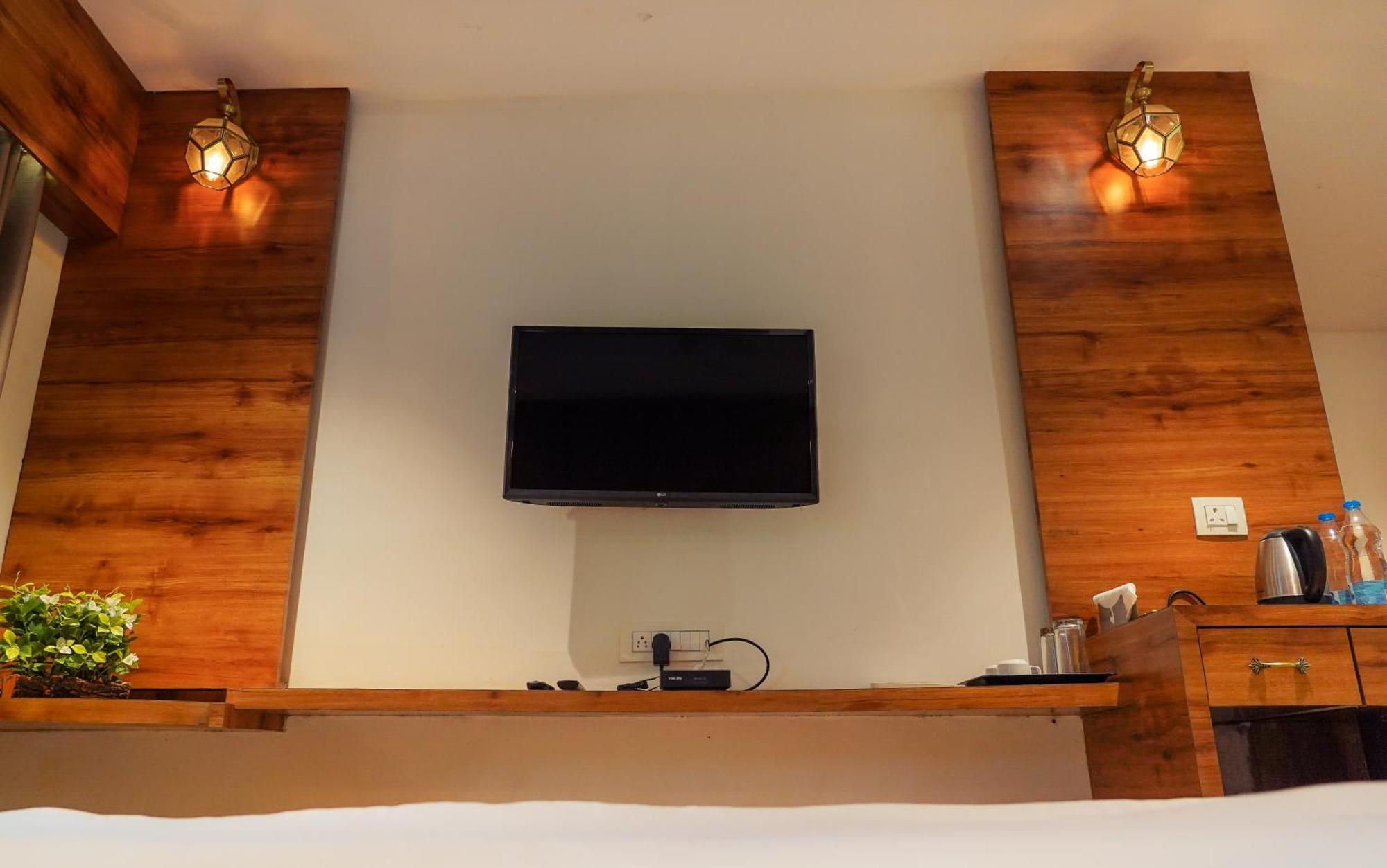 Whispering Peepul Resort Badlapur Bagian luar foto