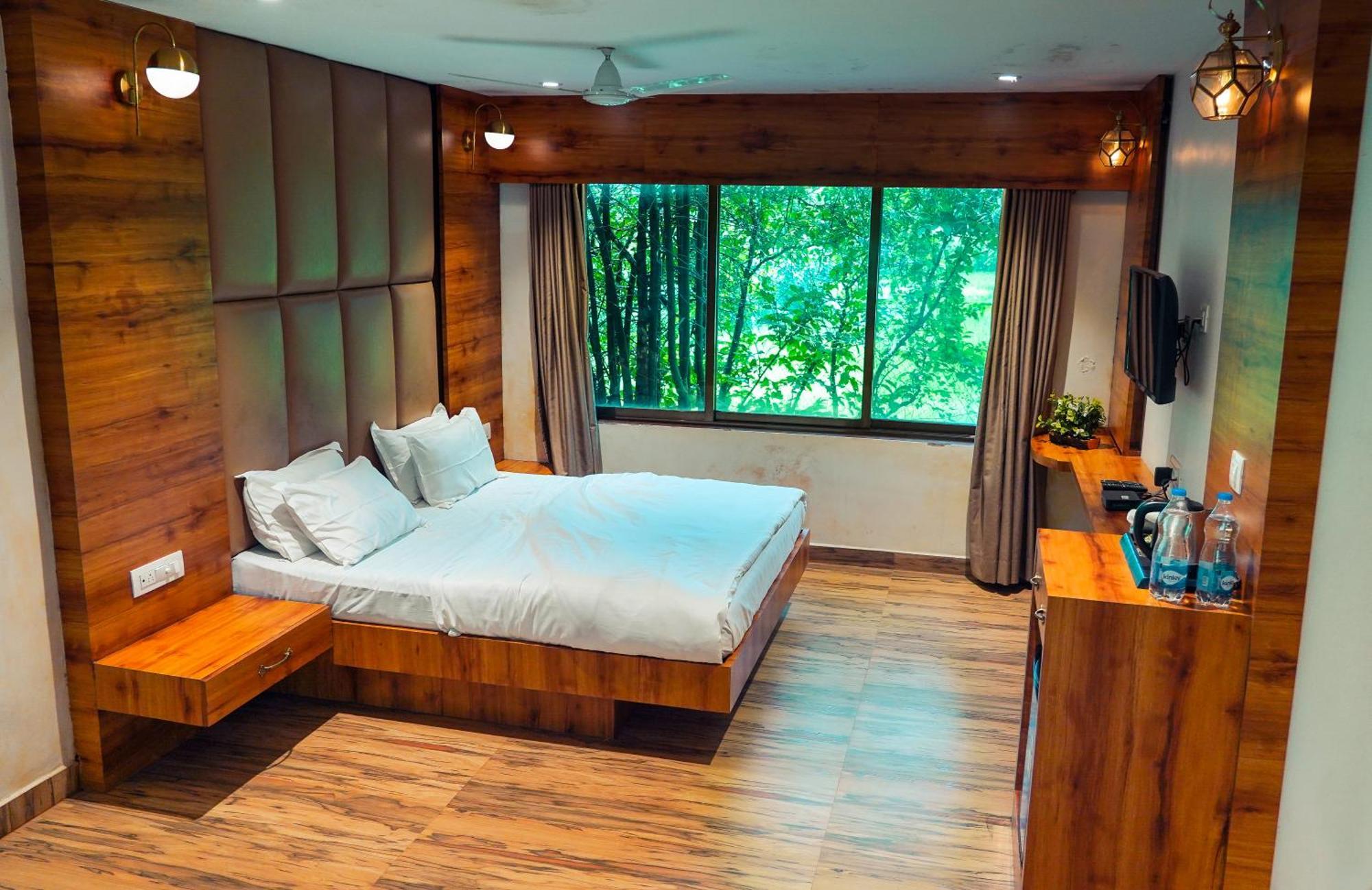 Whispering Peepul Resort Badlapur Bagian luar foto