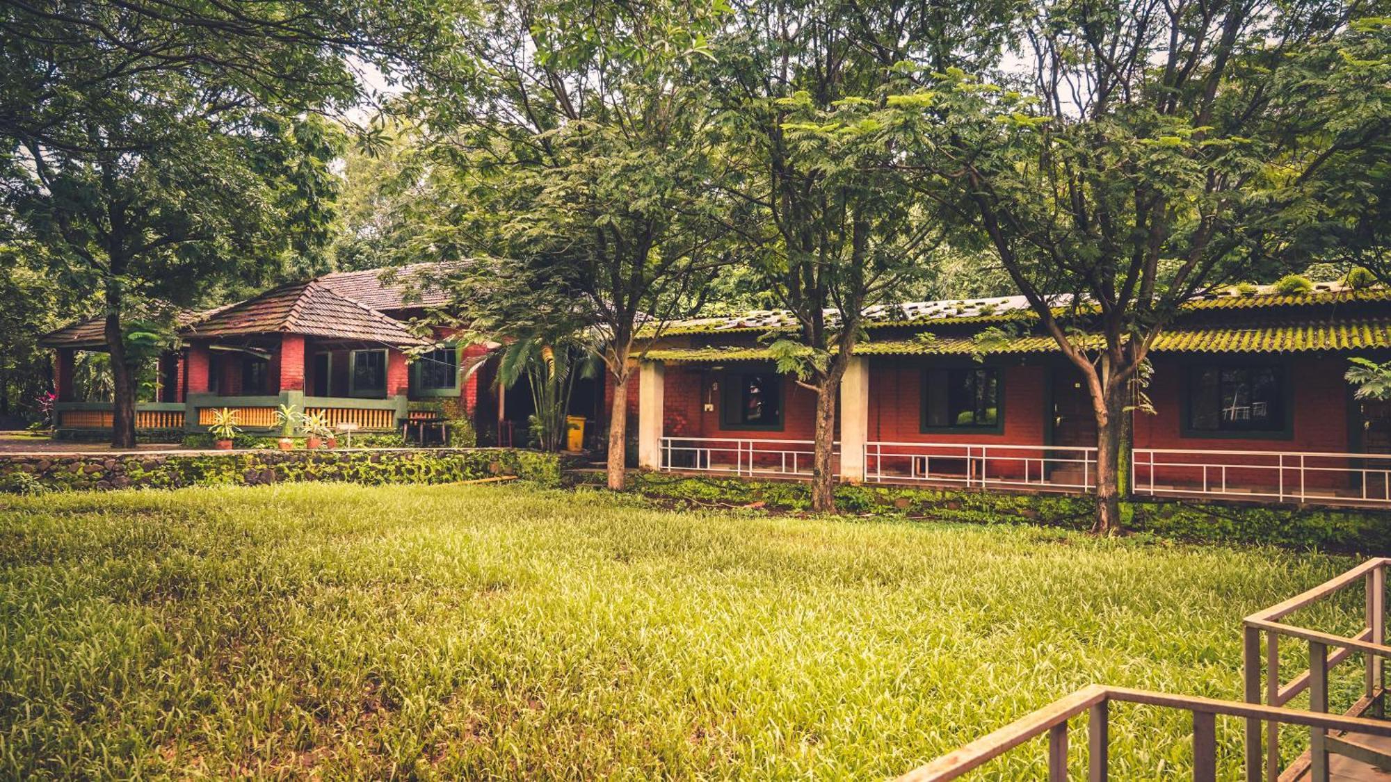 Whispering Peepul Resort Badlapur Bagian luar foto