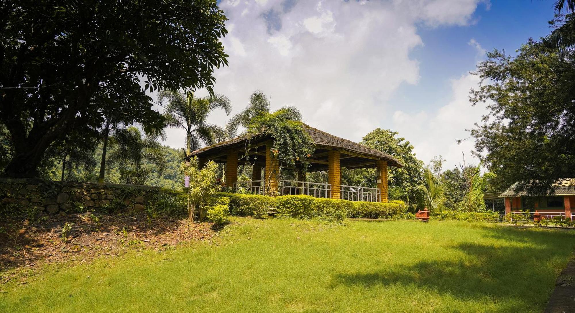 Whispering Peepul Resort Badlapur Bagian luar foto